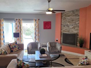2098 N San Clemente Rd, Palm Springs, CA 92262