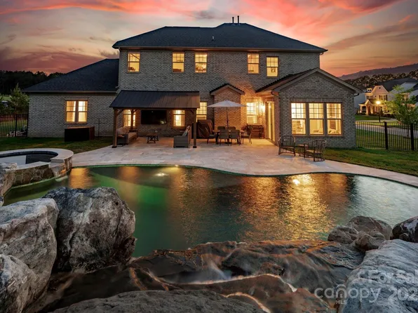 5051 Hyannis Ct, Weddington, NC 28104