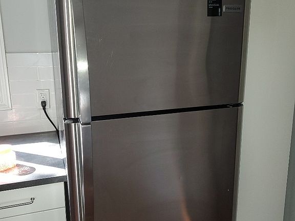 4th image of 192 Wellington St N #2