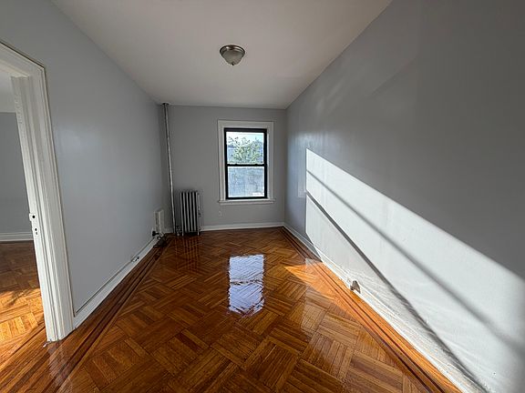3rd image of 930 Avenue C #11E