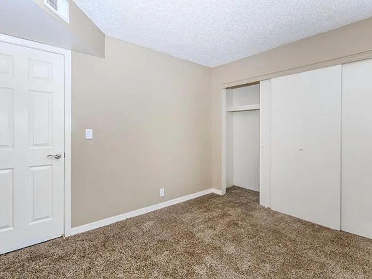 Casas Adobes Apartments — Photo 56