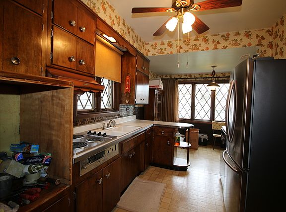 3rd image of 7326 W Clarence Ave