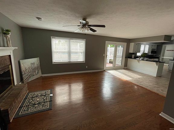 2nd image of 10041 Belmont Ct