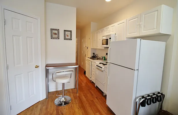 Rented by Julianna Realty Corp | media 25