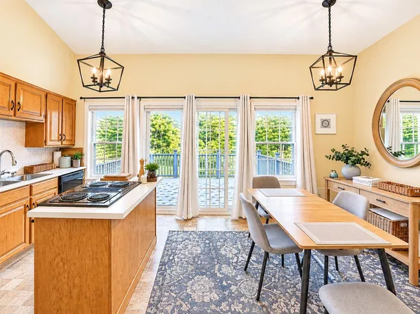 121 Townhouse Way #20, Woodstock, VT 05091