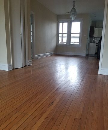 3rd image of 4632 W Barry Ave #1