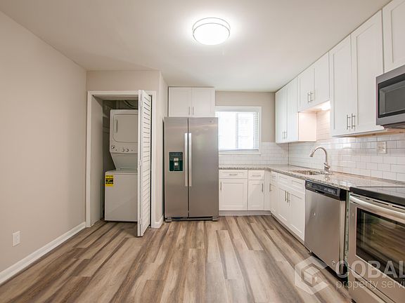 3rd image of 78 Sheridan Dr NE APT 6