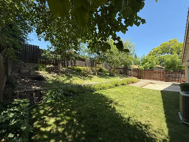 2202 Jason Ct — Photo 15