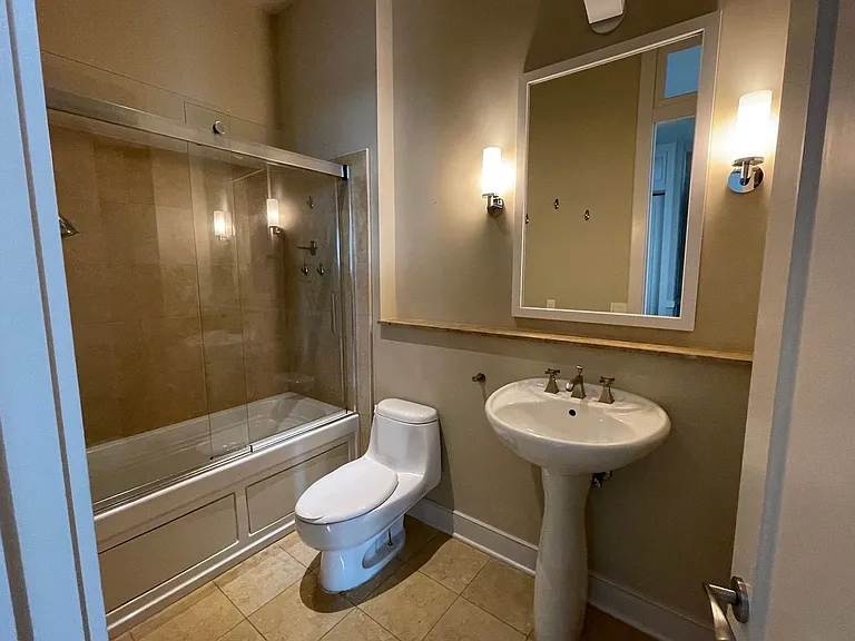 200 River Market Ave #603 — Photo 10