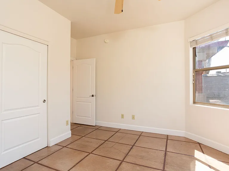 1029 E Blanton Dr — Photo 6