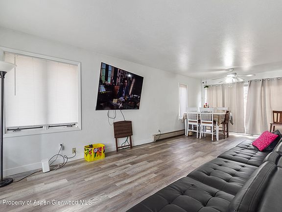 4th image of 1165 Park Ave