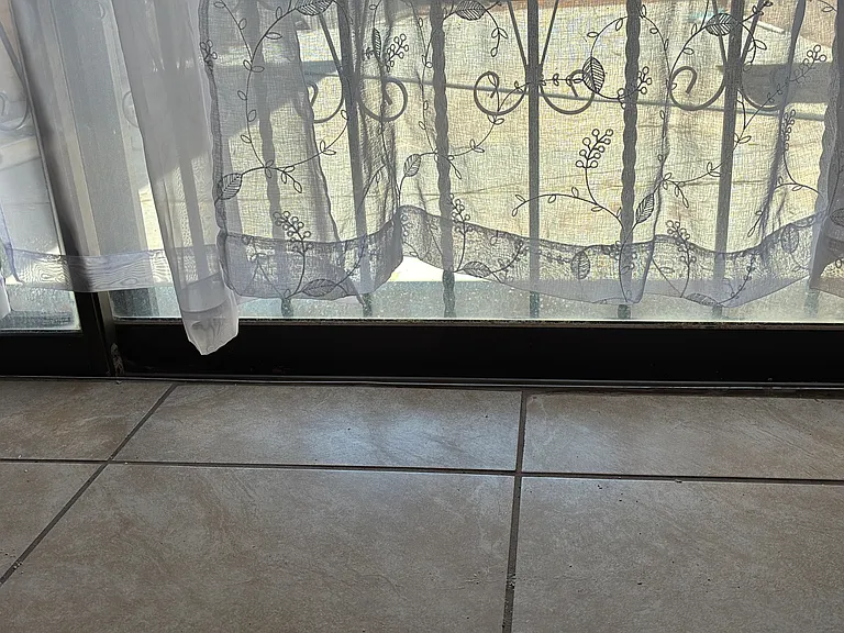 900 N Clark Dr — Photo 3