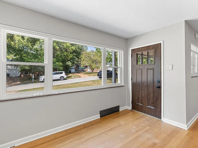 9562 Lodge Pole Ln — Photo 5