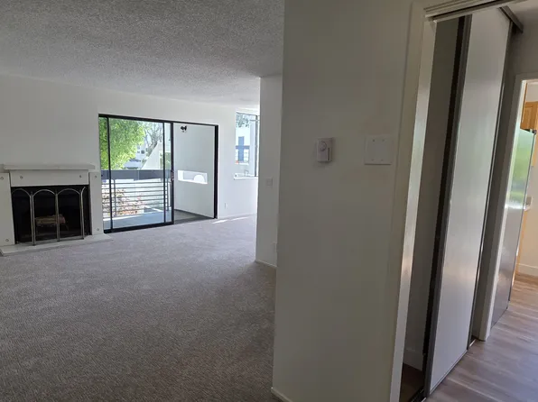 1049 Shell Blvd APT 8, Foster City, CA 94404