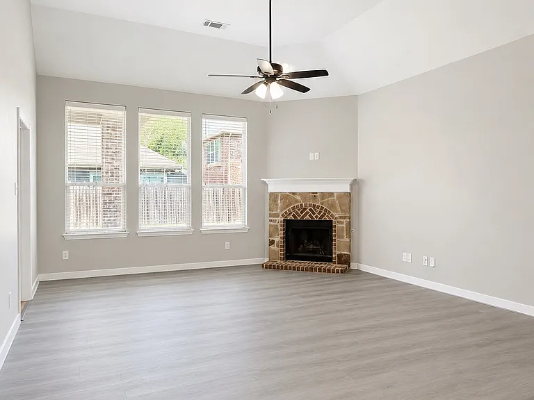 1501 Toucan Dr — Photo 5