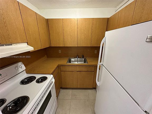 5th image of 5050 NW 7th St #Penthouse 12