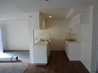 2nd image of 13562 Vanowen St APT 1