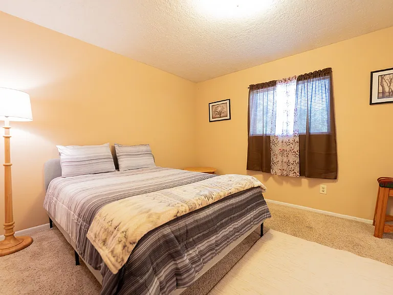 511 Western Dr — Photo 16