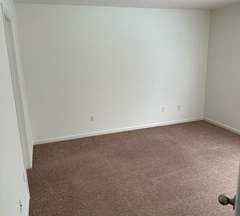4th image of 2548 Rockaway Pl
