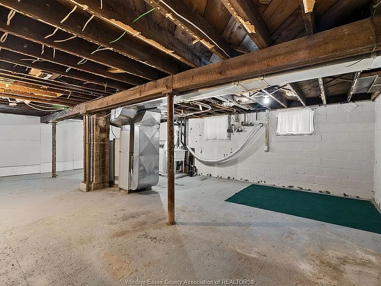 541 Moy Ave — Photo 20