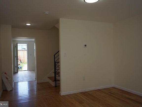 4th image of 135 Gay St