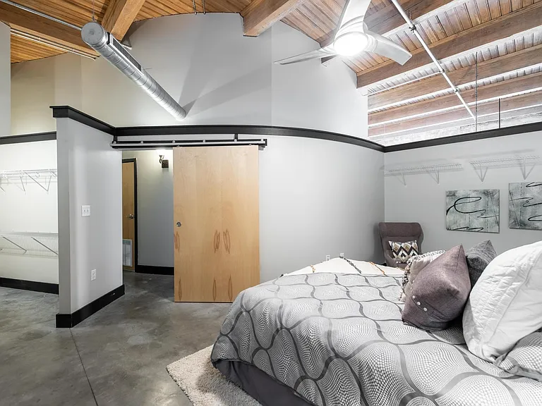 1113 Washington Ave #210 — Photo 10