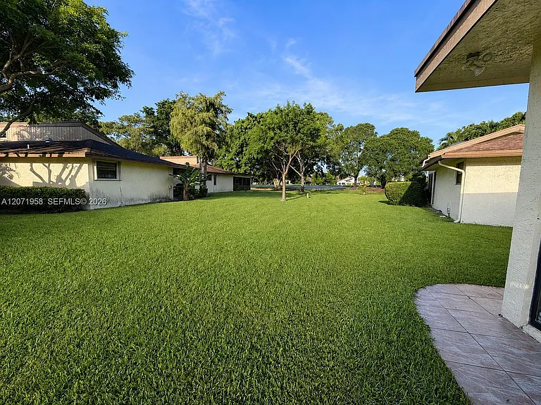 8142 Silver Palm Ct #17 — Photo 7