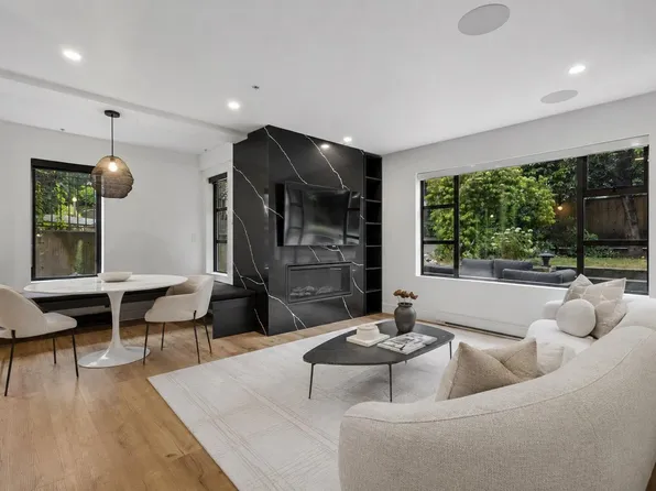 2119 Yew St #104, Vancouver, BC V6K 3G6