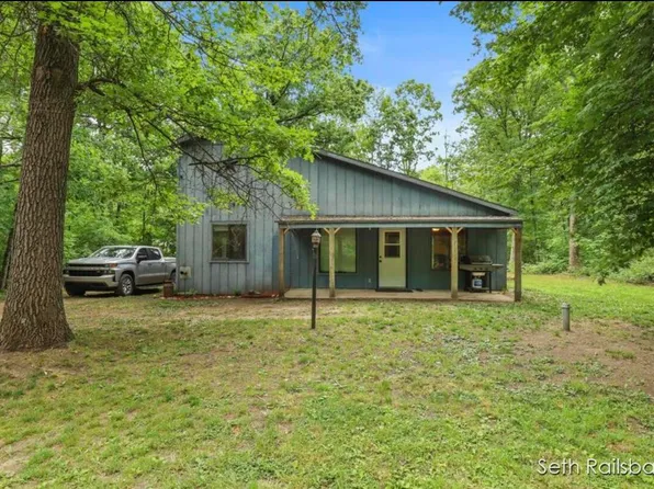 8744 Mackinaw Trail Dr, Howard City, MI 49329