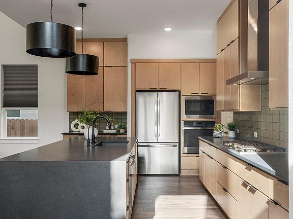 3rd image of 305 Comfort Maple Ln
