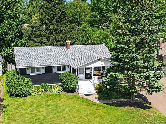 2nd image of 55 Lindsay St