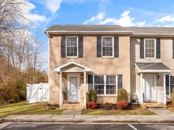 105 12th St Unit E, Grottoes, VA 24441