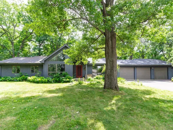 500 Robert Ct, Saint Paul, MN 55115