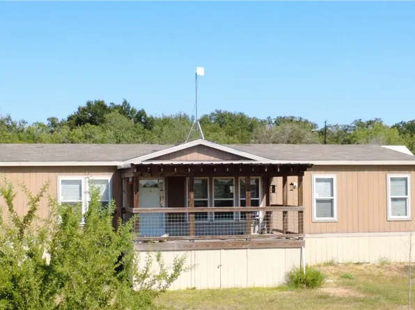 125 Lago Dr, Sandia, TX 78383