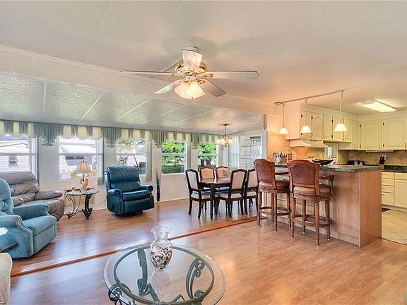 2nd image of 15 Moonstone Cir #M-15