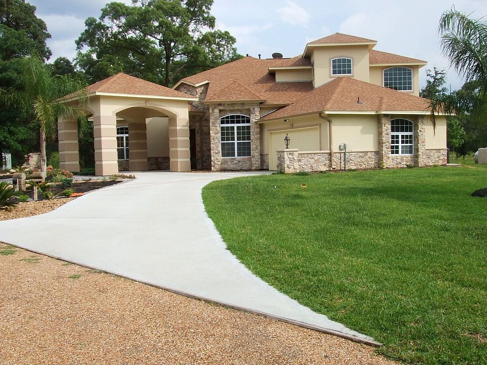 Grand waterfront home on 5 ac.