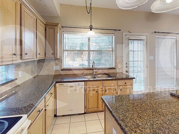 5th image of 2336 Dyers Oak Dr