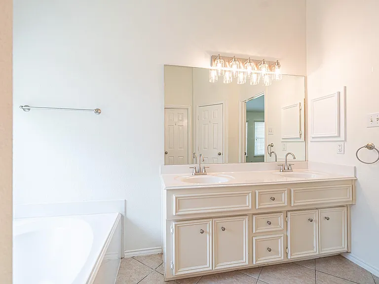 2111 Sailwind Dr — Photo 20