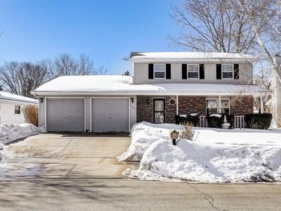 530 Riverview Dr, West Bend, WI, 53095
