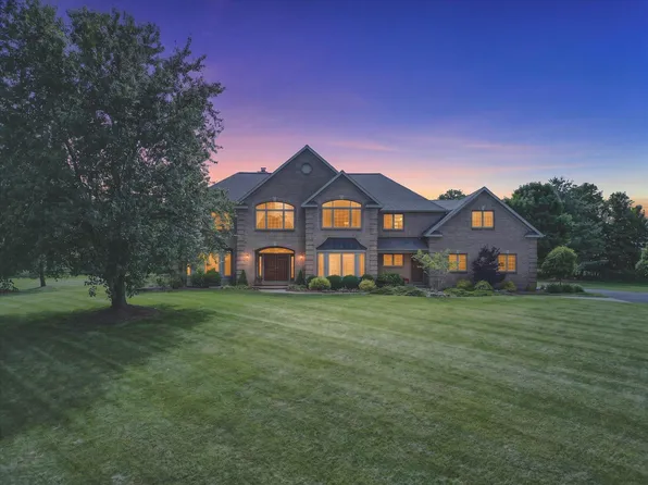 9425 Ravine Ridge Dr SE, Caledonia, MI 49316