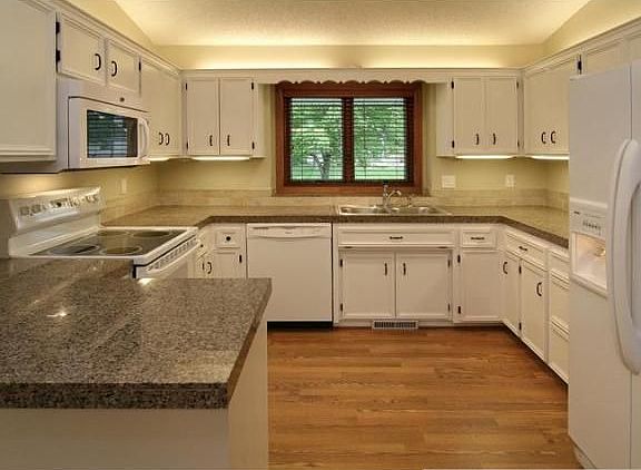 4th image of 8502 Saratoga Ln