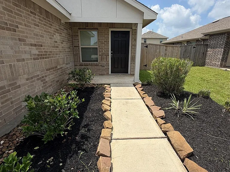 14514 Woodcott Warren Way — Photo 3