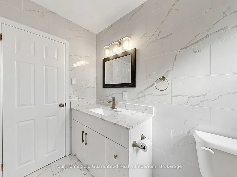 129 Melrose St — Photo 23