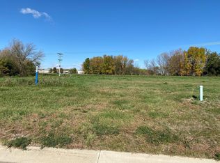 2071 Paradise Rd, Albert Lea, MN 56007