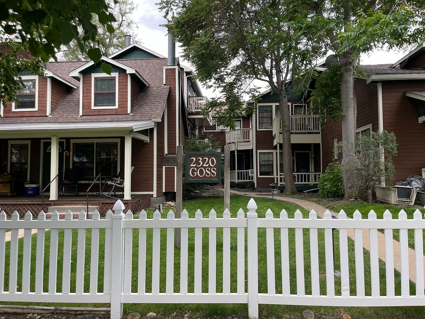 2320 Goss — Photo 1