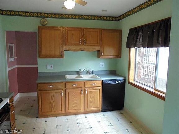 4th image of 3401 Oak Park Ave