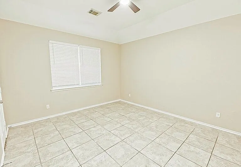 4009 Hidden Meadow Ct — Photo 18