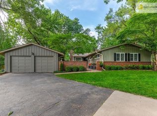 2824 W 82nd St, Leawood, KS 66206