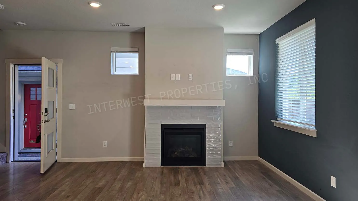 3 bed, 2.5 bath, 1598 sqft, $2,795 — Photo 4