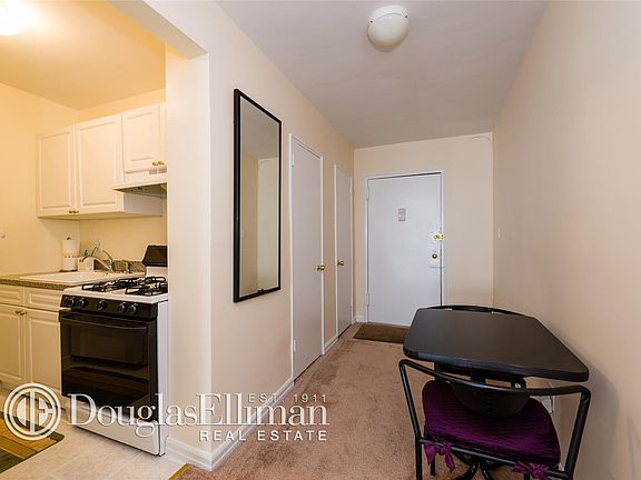 2nd image of 1 E Broadway APT 7J